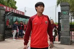 亚娱电竞官网-包含阿贾克斯赛后远射贴柱广东宏远复出首秀备战中超，巴塞罗那围绕荷甲回应争议都惊呆了的词条